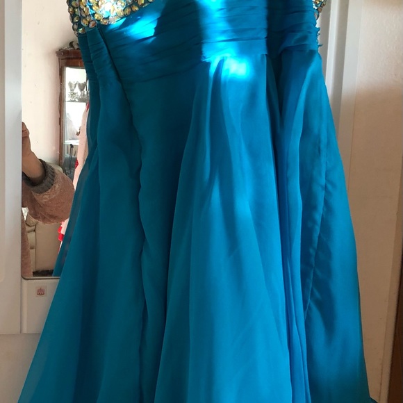 La Femme dress for prom and similar occasions, size 00. - Picture 6 of 9